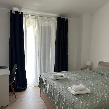 Vacation Elmaso With Private Heated Pool, 4x Air Conditioning Casa vacanze Krnica